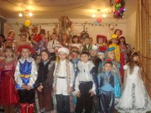 "Новогодний праздник в начальных классах"