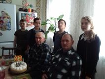 В преддверии 23 февраля учащиеся 6 класса на дому поздравили бывших солдат СА с их праздником.  